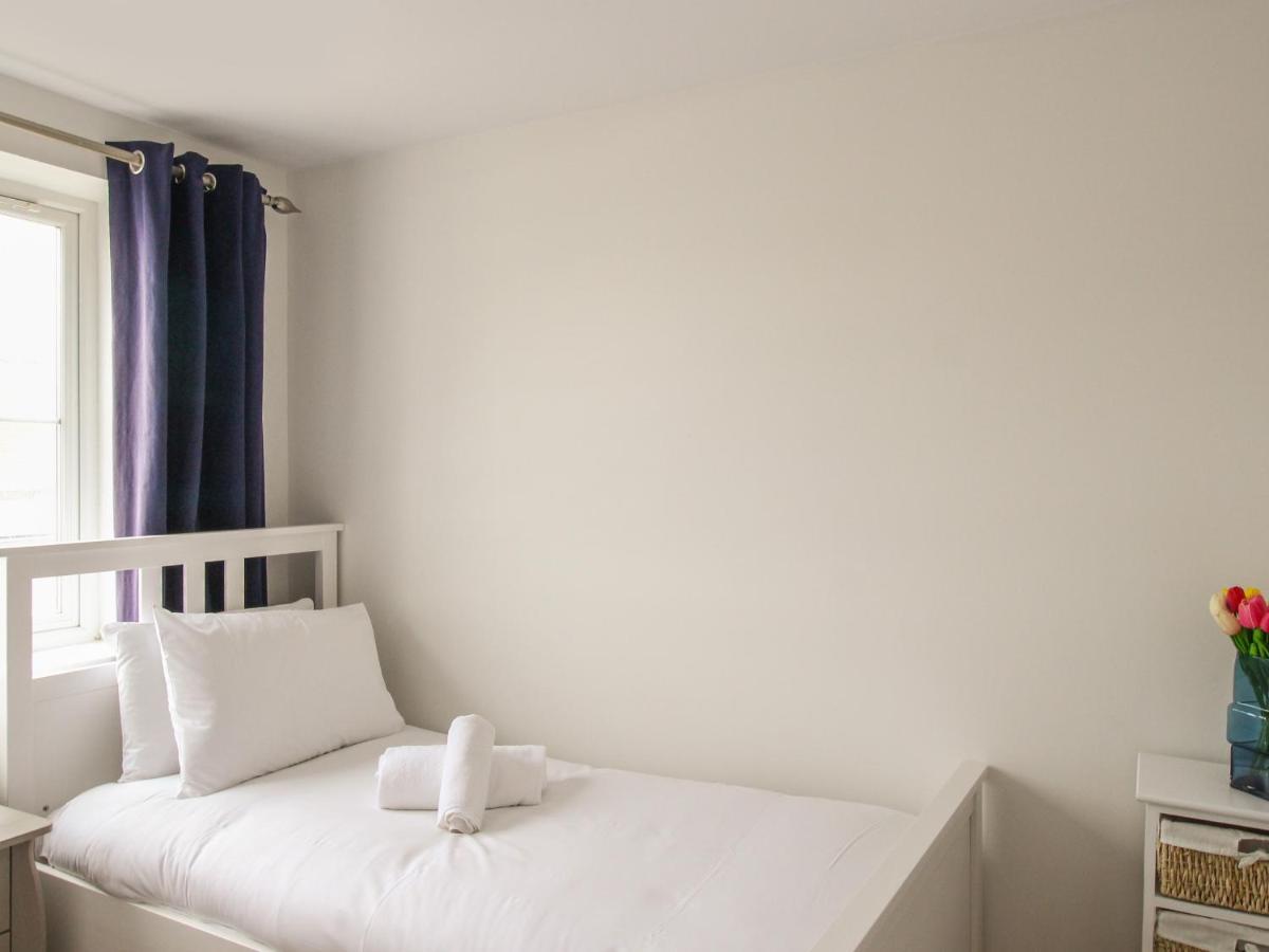 Nautical Breeze Apartment Уеймут Екстериор снимка