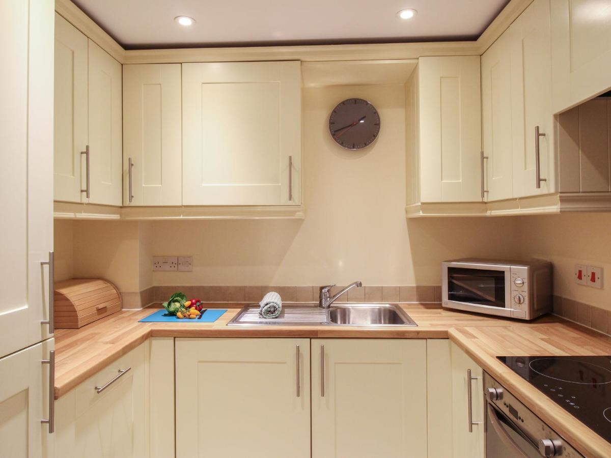 Nautical Breeze Apartment Уеймут Екстериор снимка