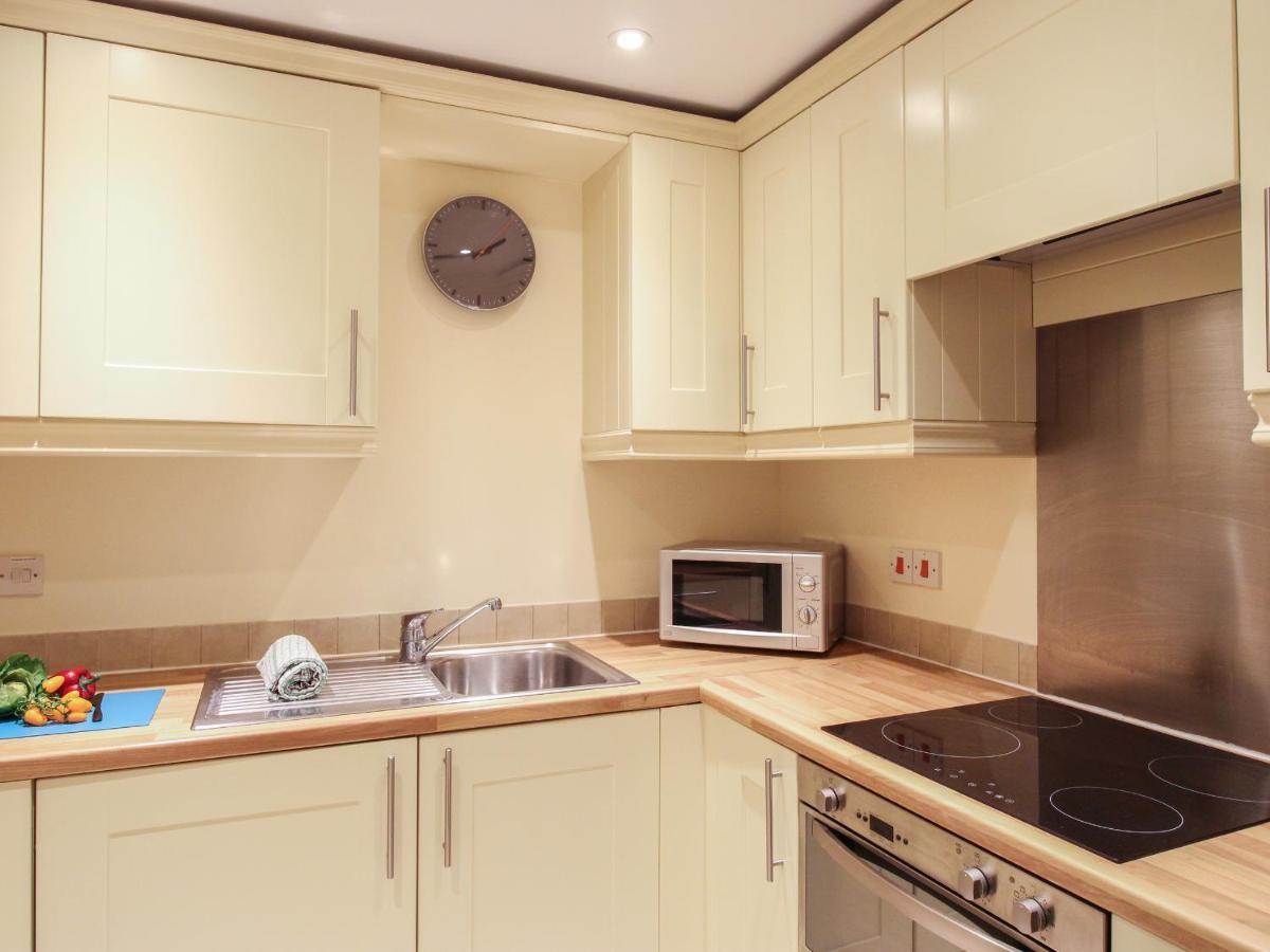 Nautical Breeze Apartment Уеймут Екстериор снимка