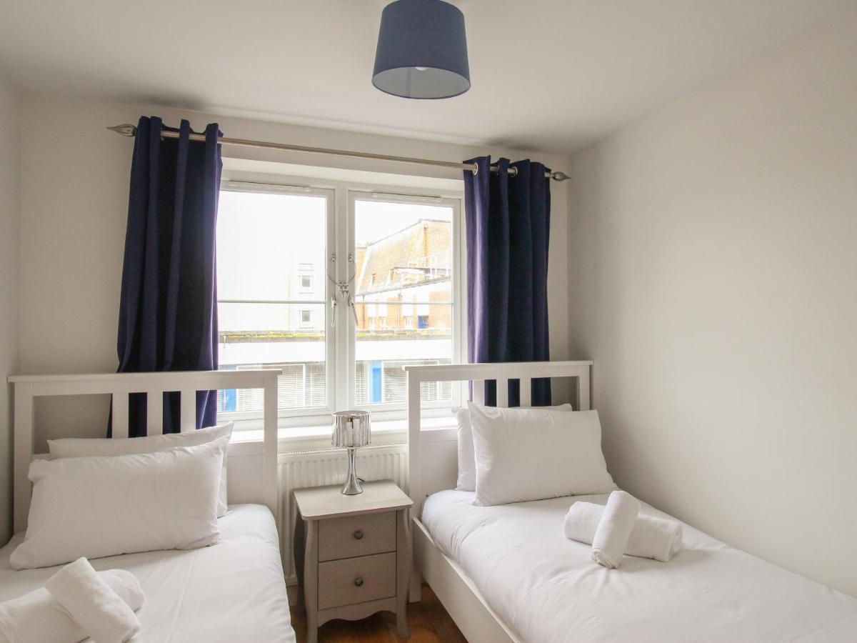 Nautical Breeze Apartment Уеймут Екстериор снимка